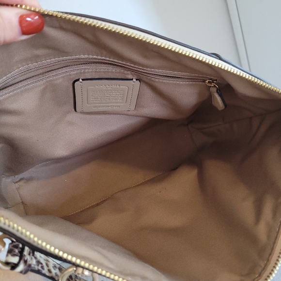 COACH "Kacey" HANDBAG CLASSIC LOGO TOTE SATCHEL PURSE PERFECT SIZE GOLD - Picture 9 of 9